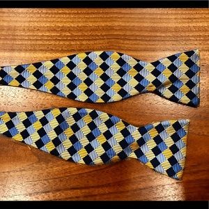 Blue/Gold/Black Jos A Bank Adjustable Bow Tie